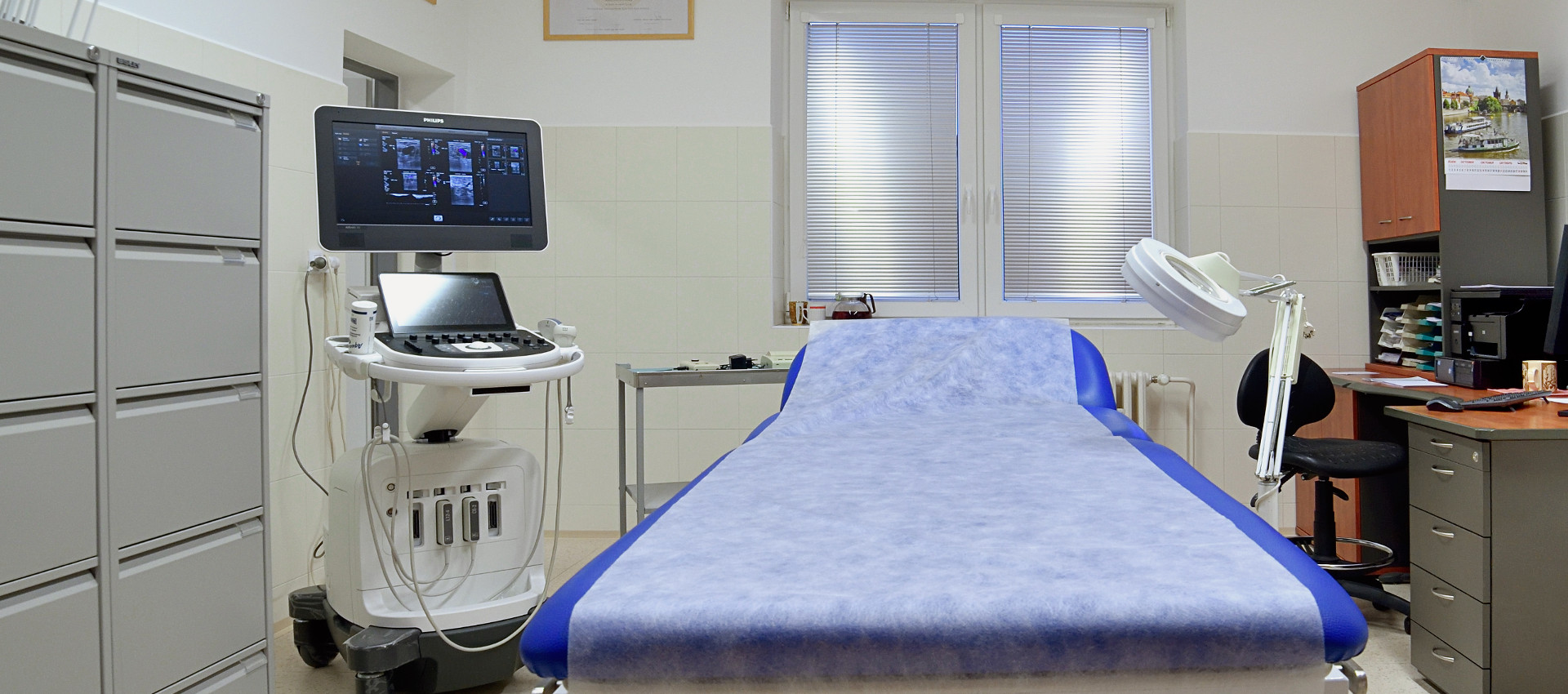 Ambulantně operujeme křečové žíly, hemoroidy a sinus pilonidalis laserem.